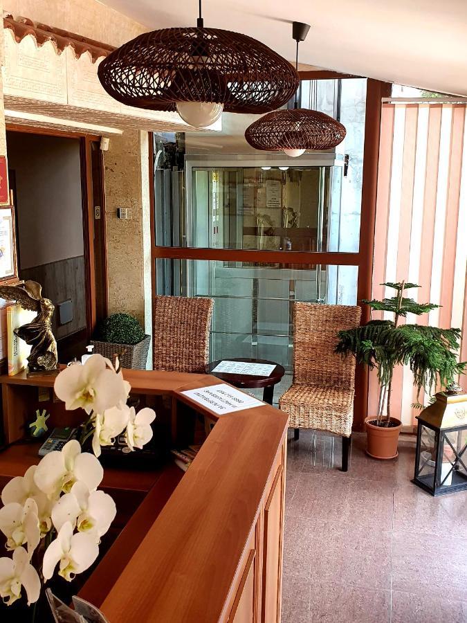 Семеен Хотел Golden Place Sozopol Ngoại thất bức ảnh